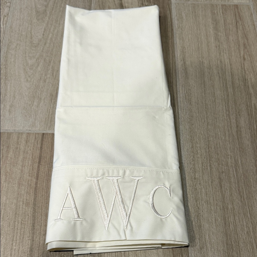 Pottery Barn Monogrammed Cream flat Sheet monogrammed embroidered New